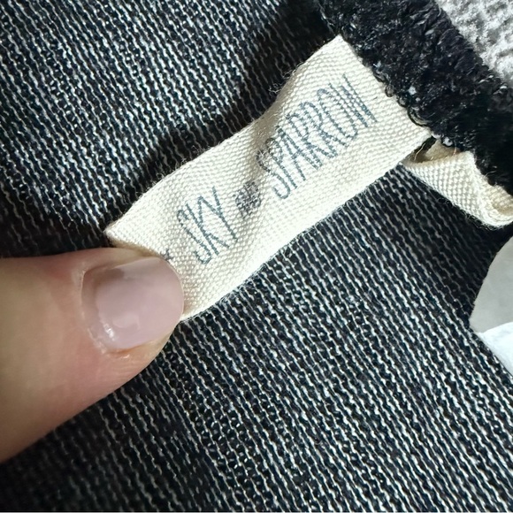 SKY AND SPARROW CHARCOAL GRAY WRAP FRONT / TIE FRONT CARDIGAN SIZE S - Picture 6 of 7